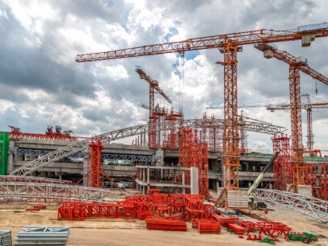 construction-cranes-on-site-skytrain-in-asia-PZY-2 (1)